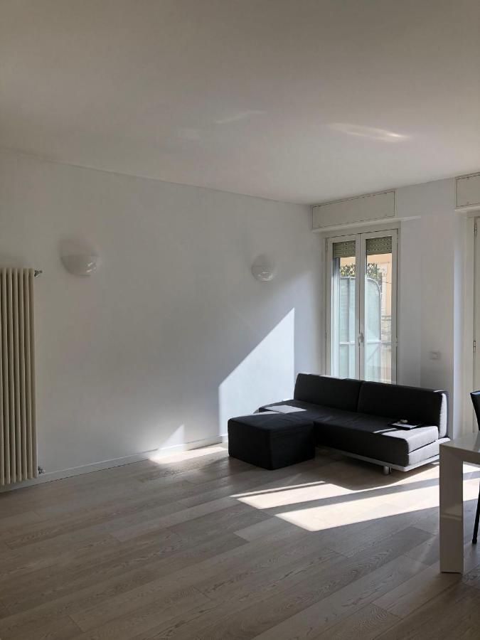 Bright & Spacious Apartment Near Navigli - Ponti Milánó Kültér fotó