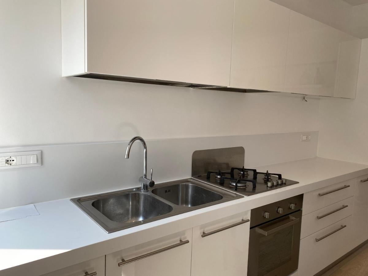 Bright & Spacious Apartment Near Navigli - Ponti Milánó Kültér fotó