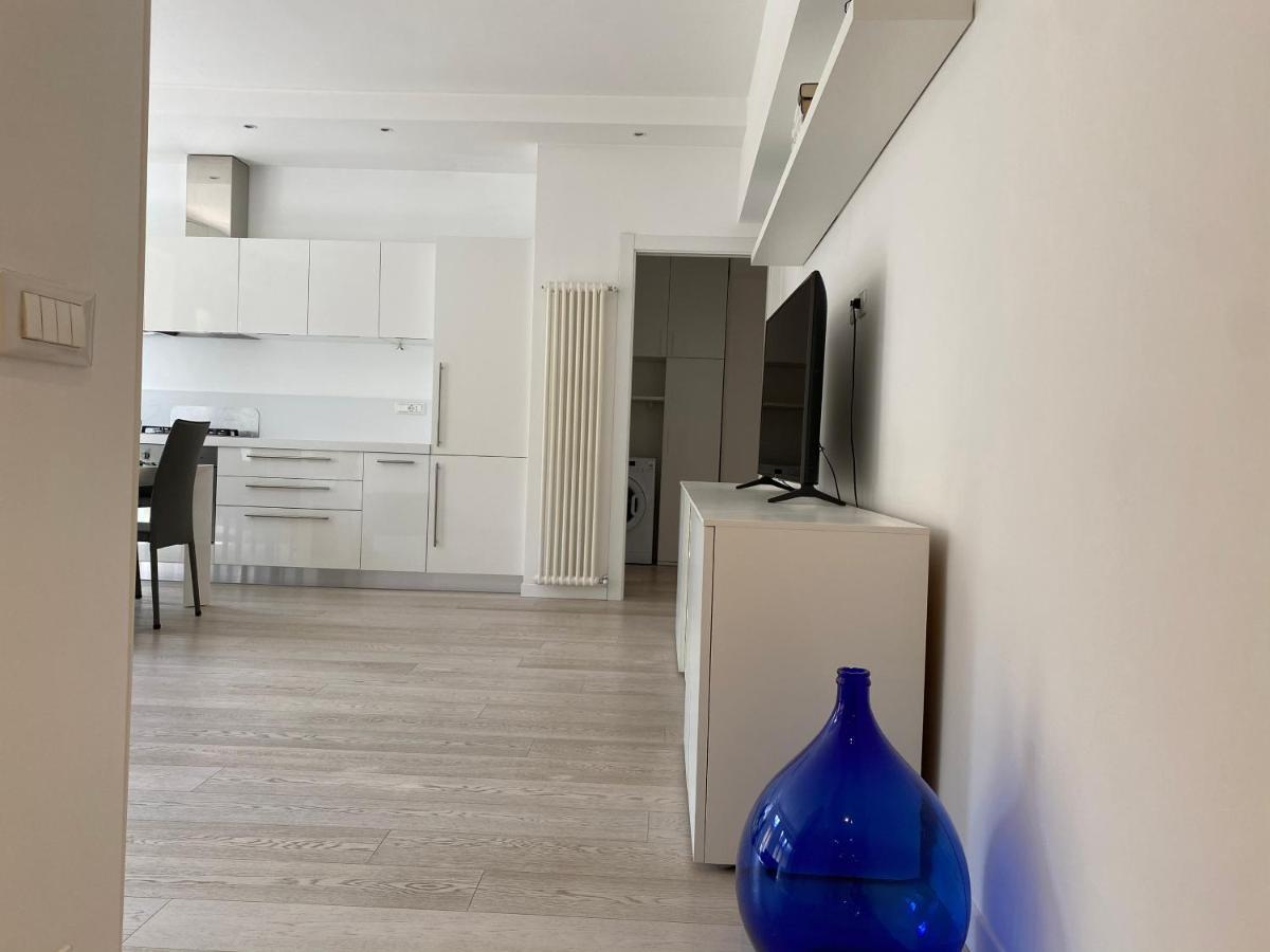 Bright & Spacious Apartment Near Navigli - Ponti Milánó Kültér fotó