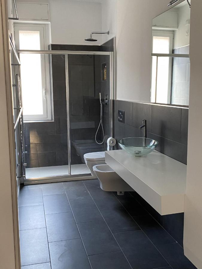 Bright & Spacious Apartment Near Navigli - Ponti Milánó Kültér fotó