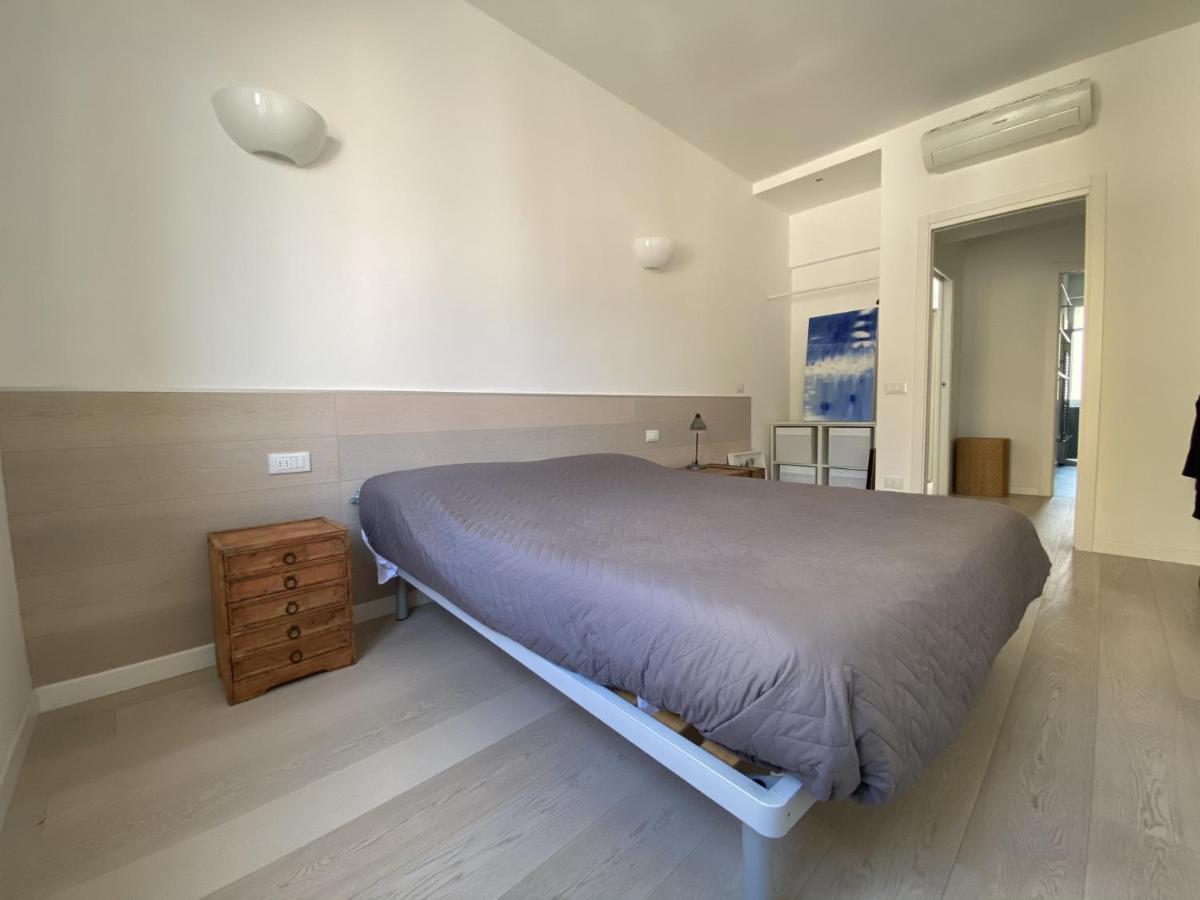 Bright & Spacious Apartment Near Navigli - Ponti Milánó Kültér fotó